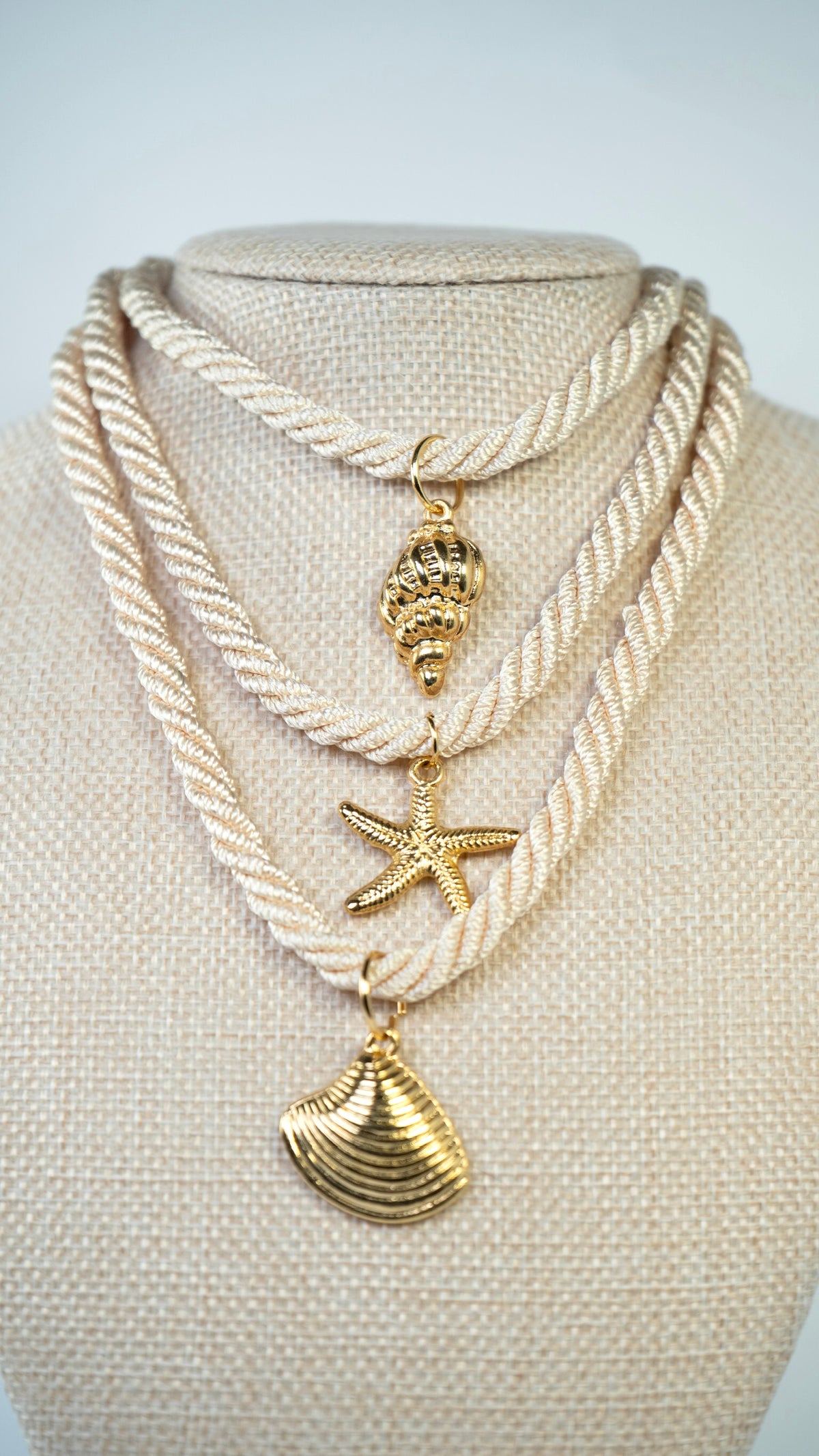 Collar Bora